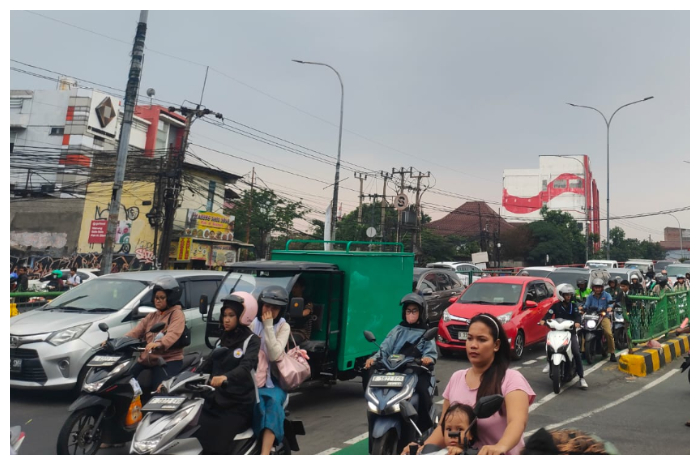 Kemacetan di Flyover Arif Rahman Hakim Kota Depok, akibat banyaknya pengendara yang putar balik.