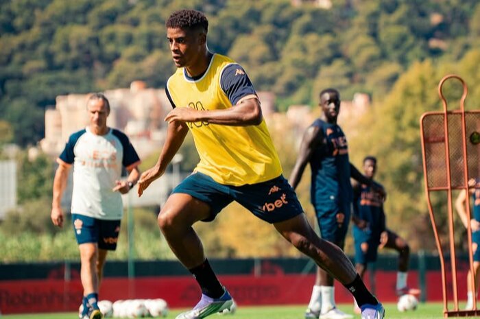 Sesi pelatihan OGC Nice jelang laga menghadapi AS Roma.