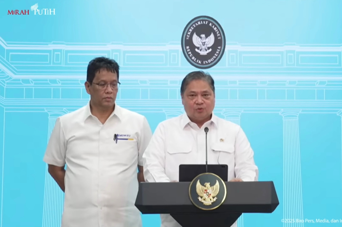 Menkeu Purbaya dan Menko Bidang Perekonomian Airlangga Hartarto dalam Penjelasannya Terkait Stimulus Ekonomi 2025, salah satunya magang fresh graduate.