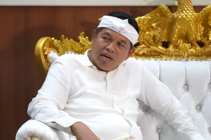 Gubernur Jawa Barat Dedi Mulyadi saat rapat dengan jajarannya membahas tentang dana transfer pusat Jabar yang mengalami penurunan.&nbsp;