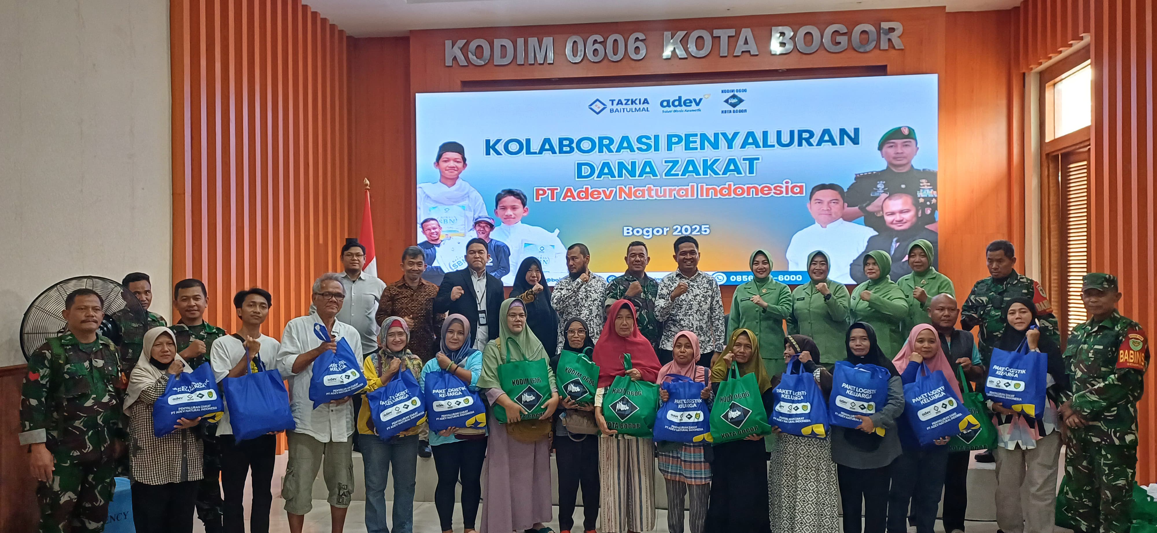 HUT TNI: Kodim 0606/Kota Bogor bersama PT Adev Natural Indonesia dan Baitulmal Tazkia menyalurkan 1.000 paket sembako.