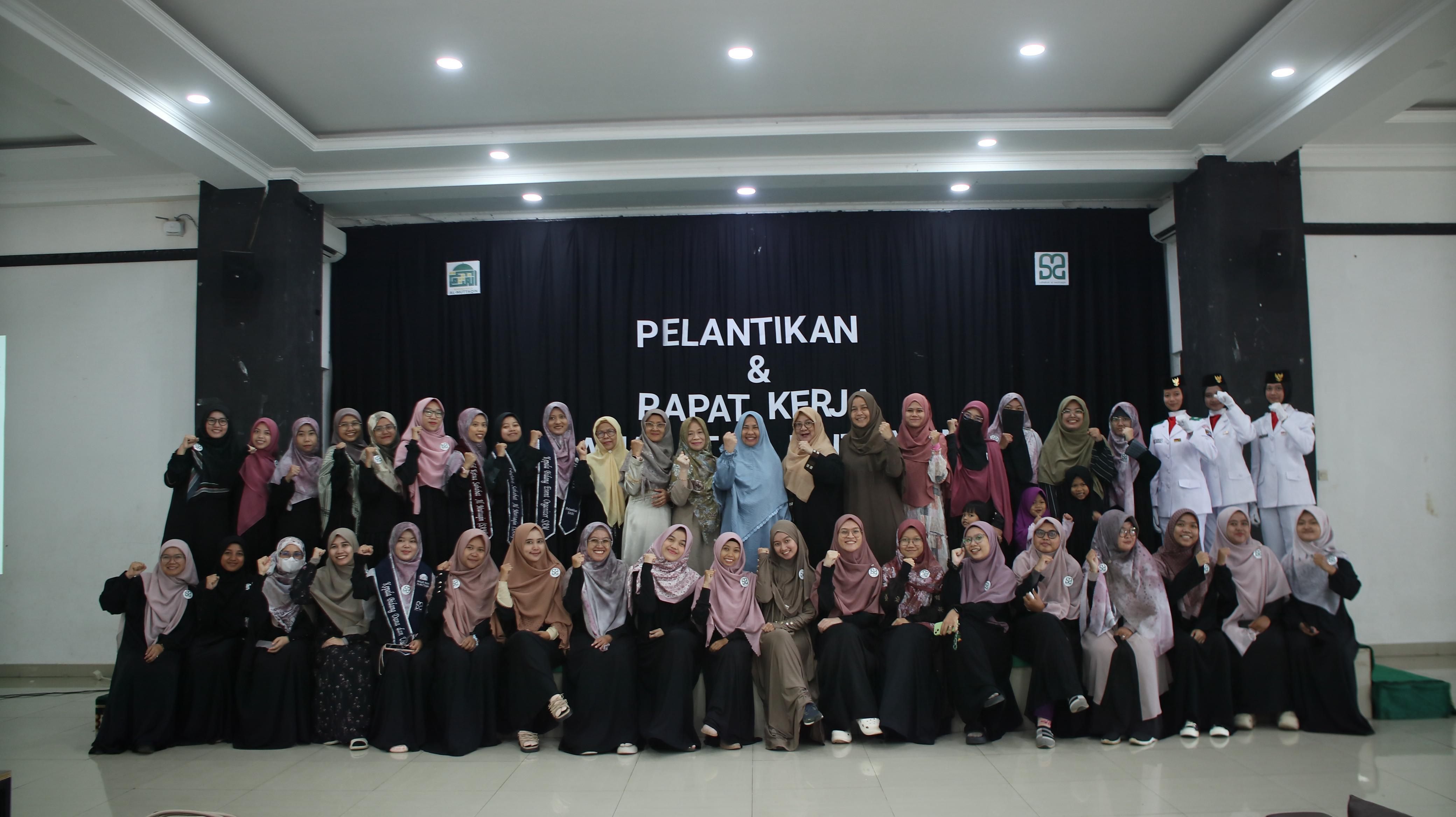 LANTIK: Para pengurus Sahabat Al-Muttaqin periode 2025-2027 beserta pengurus Majelis Permusyawaratan Sahabat (MPS) Masjid Raya&nbsp;Al-Muttaqin.