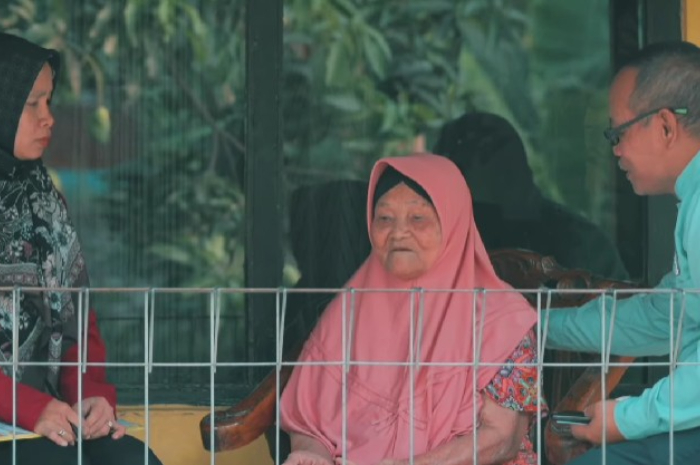 Pendataan penerima Bansos.