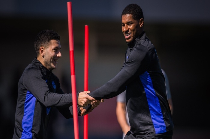 Marcus Rashford dan Roony Bardghji jelang hadapi Real Oviedo.