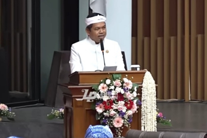 Gubernur Jawa Barat Dedi Mulyadi di acara hari jadi Bandung ke-215.&nbsp;
