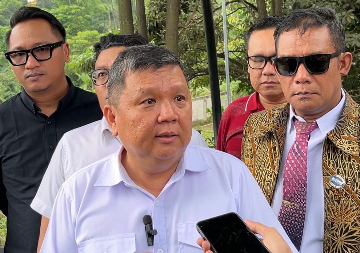 Tim Kuasa Hukum Jabar Istimewa saat dimintai keterangan oleh Radar Bogor di Sukamakmur, Kabupaten Bogor, Jumat 26 September 2025