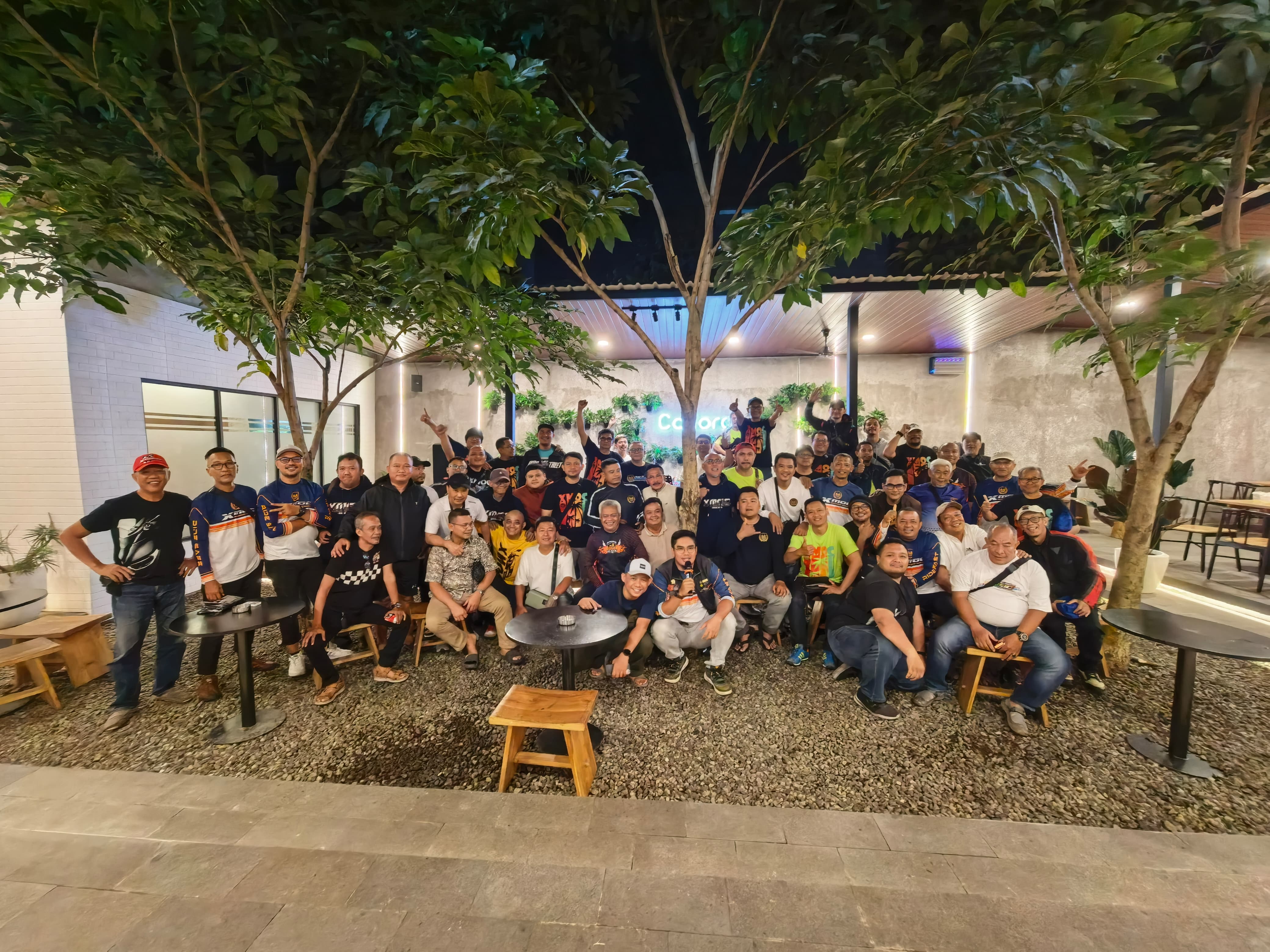 SILATURAHMI: Komunitas motor XMOC Bogor Raya saat menyambut member baru sekaligus merumuskan agenda tahun 2026.