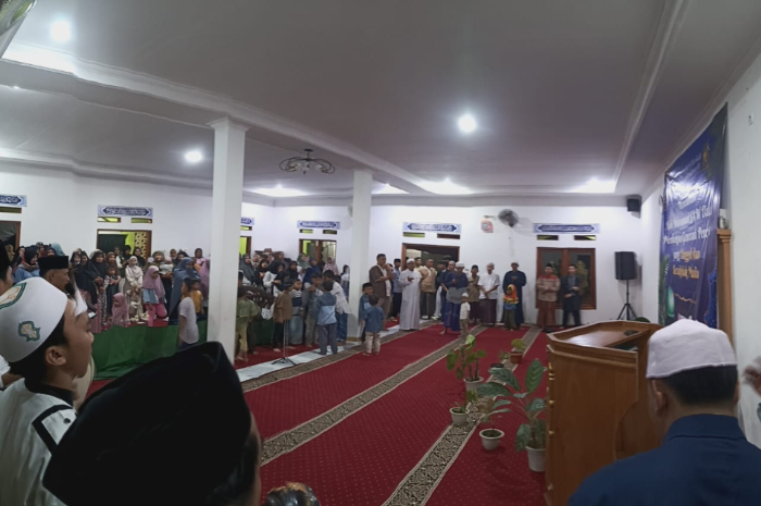 Peringatan Maulid Nabi Muhammad saw 1447 Hijriah di Masjid Al Barokah Perumahan Tamansari Residence 2, Kabupaten Bogor, Sabtu,&nbsp;28&nbsp;September 2025 malam.