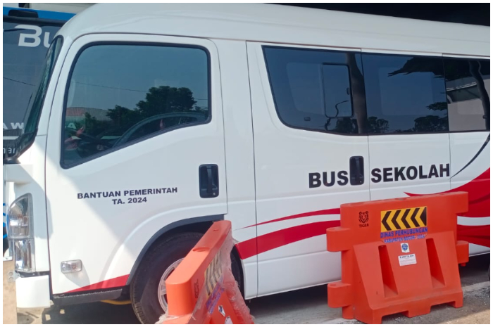 Unit bus sekolah yang dihibahkan Kementrian Perhubungan ke Dinas Perhubungan Kabupaten Bogor.