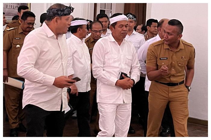 Gubernur Jawa Barat, Dedi Mulyadi usai melaksanakan rapat evaluasi MBG di Bale Pakuan, Kota Bogor, Senin 29 September 2025.