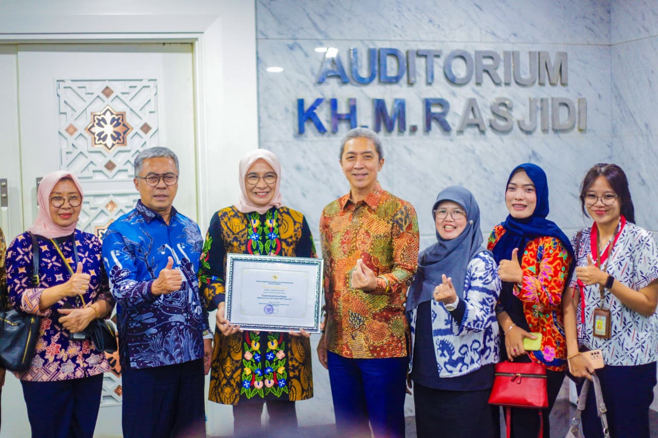 Pemkot Bogor Bogor menerima predikat Nindya dalam ajang Kabupaten/Kota Layak Anak (KLA) tahun 2025.