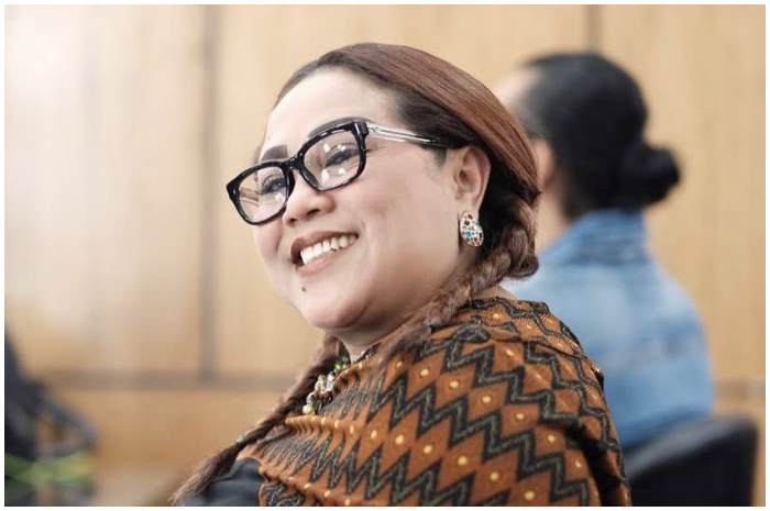 Potret senior komedian Tri Retno Prayudati atau dikenal dengan Nunung