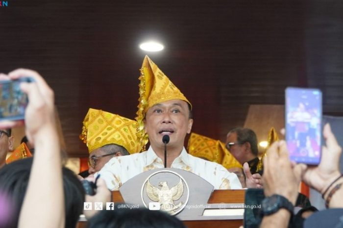 Kepala BKN Prof. Zudan menghadiri pengangkatan PPPK Tahap 1 dan 2 Pemkot Palu Tahun Anggaran 2024 yang berjumlah 3.213 pegawai