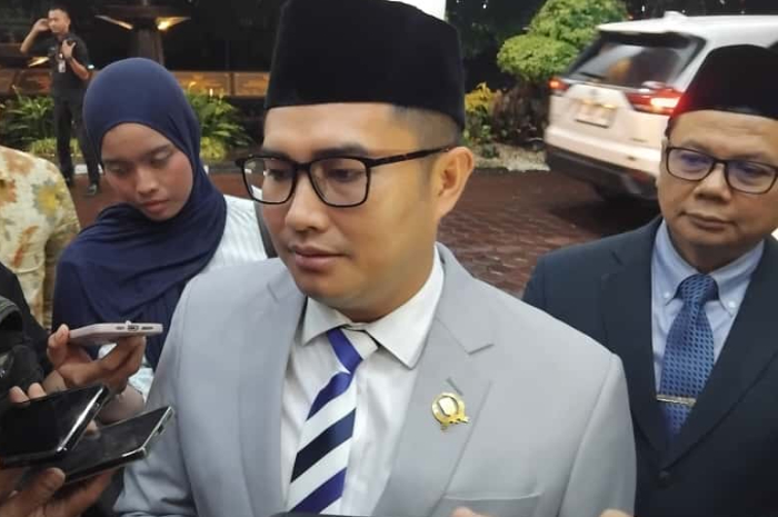 Ketua DPRD Kabupaten Bogor Sastra Winara saat dimintai keterangan oleh Radar Bogor di Gedung DPRD Kabupaten Bogor.