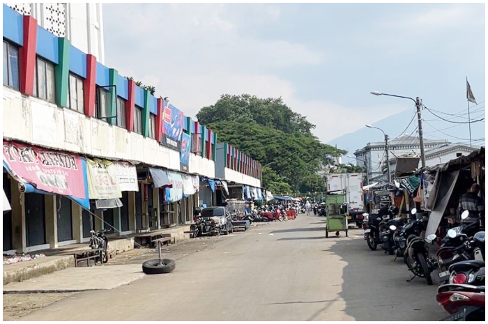 Kondisi terkini Jalan Nyi Raja Permas. Lokasi ini akan disulap jadi zona PKL baru.