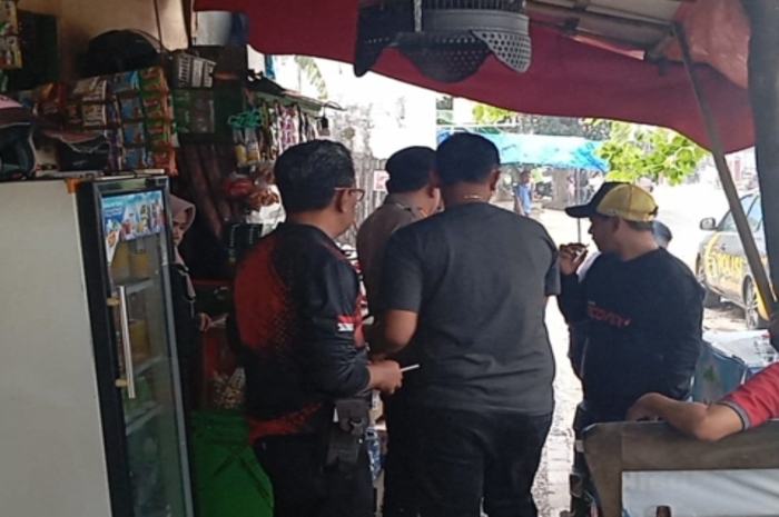Polisi saat menggruduk dua pria yang diduga matel di Batutulis Kota Bogor.