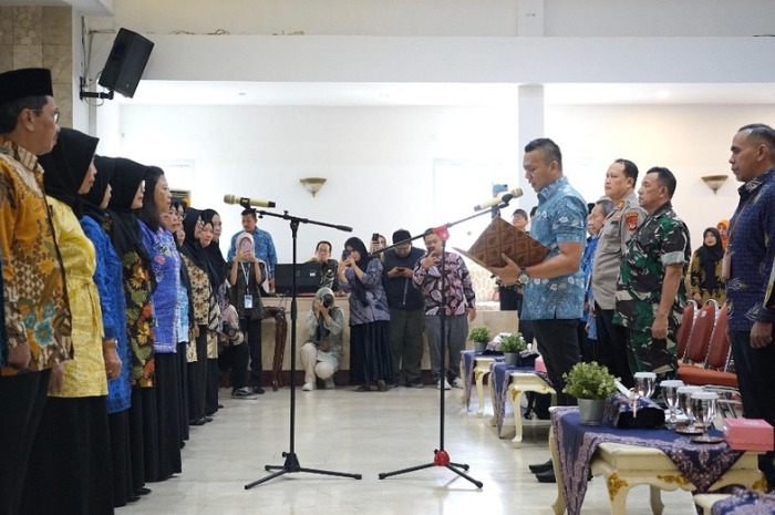 Wakil Wali Kota Bogor Jenal Mutaqin memberikan sambutan dalam Rapat Koordinasi Tim Percepatan Penanganan Stunting (Rakor TPPS) II Kota Bogor Tahun 2025.