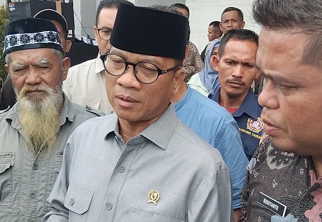 Mendes PDT, Yandri Susanto saat dimintai keterangan oleh Radar Bogor di Kecamatan Sukamakmur, Kabupaten Bogor.