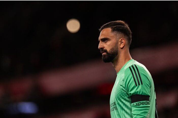 Giorgi Mamardashvili dalam laga menghadapi Southampton.