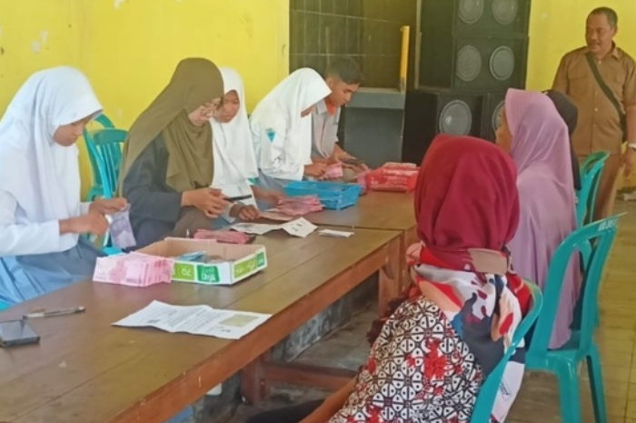 BANSOS: Penyaluran BLT Dana Desa Rp900 ribu dan bantuan KIP Oktober 2025.