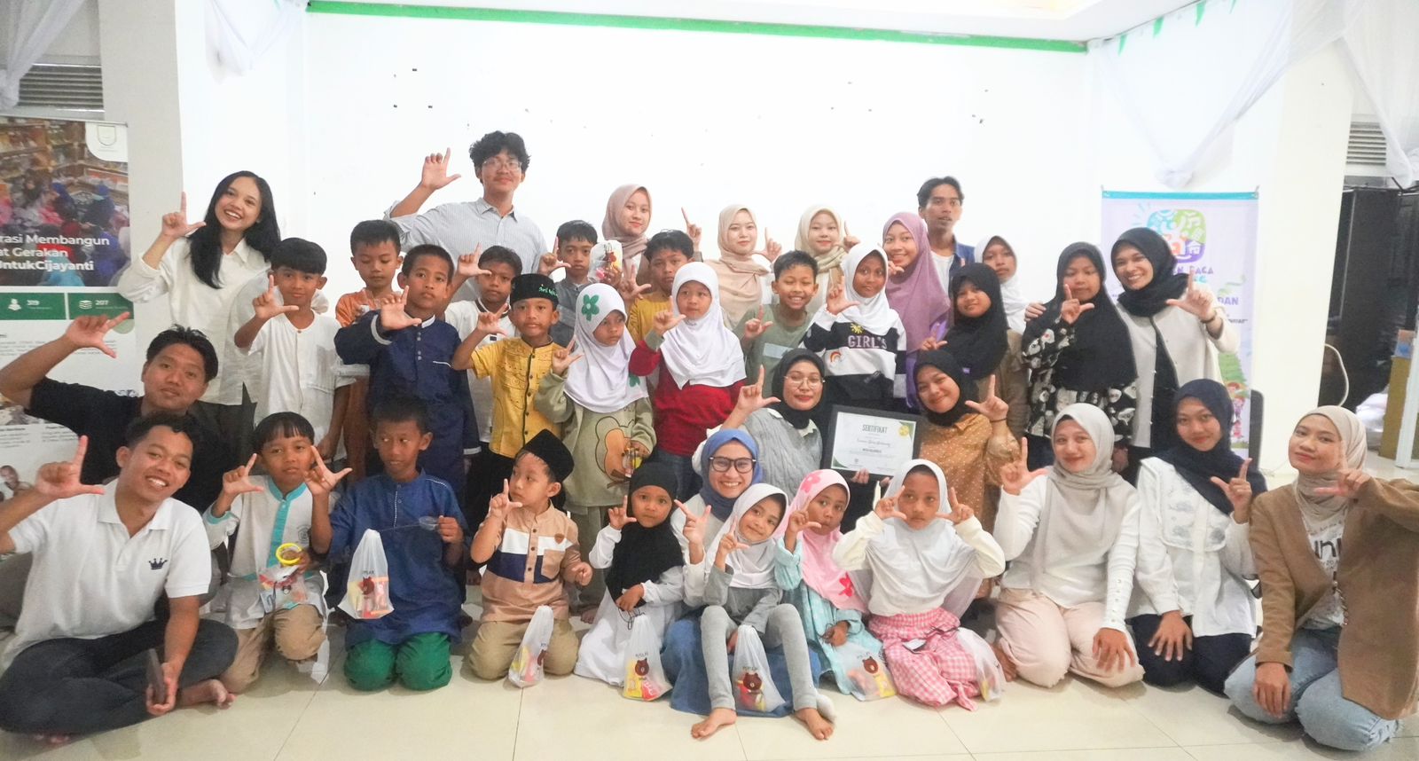 TBM Bale Baca Cijayanti Roadshow Literasi ke TBM Kedaung, Kota Depok.