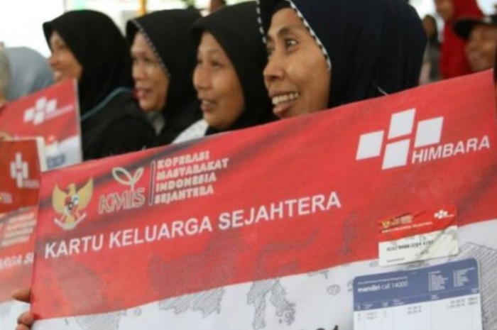 BANTUAN LANGSUNG TUNAI : Para penerima Bansos PKH hingga BPNT.
