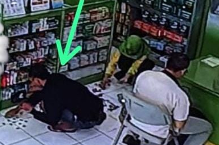 Rekaman CCTV memperlihatkan momen saat pelaku beraksi di Tajur, Kota Bogor.