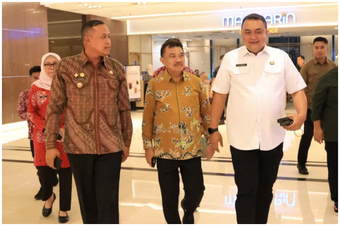 Bupati Bogor, Rudy Susmanto bersama jajaran kepala daerah saat menghadiri rapat koordinasi nasional PSEL di Jakarta.
