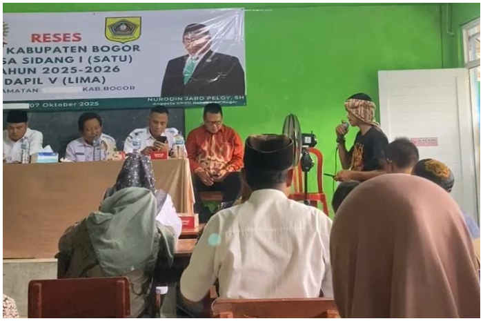 Warga Kampung Cigowong, Desa Sukamaju, Cigudeg meminta pemerintah mendorong program pemulihan pasca bencana banjir bandang 2020.
