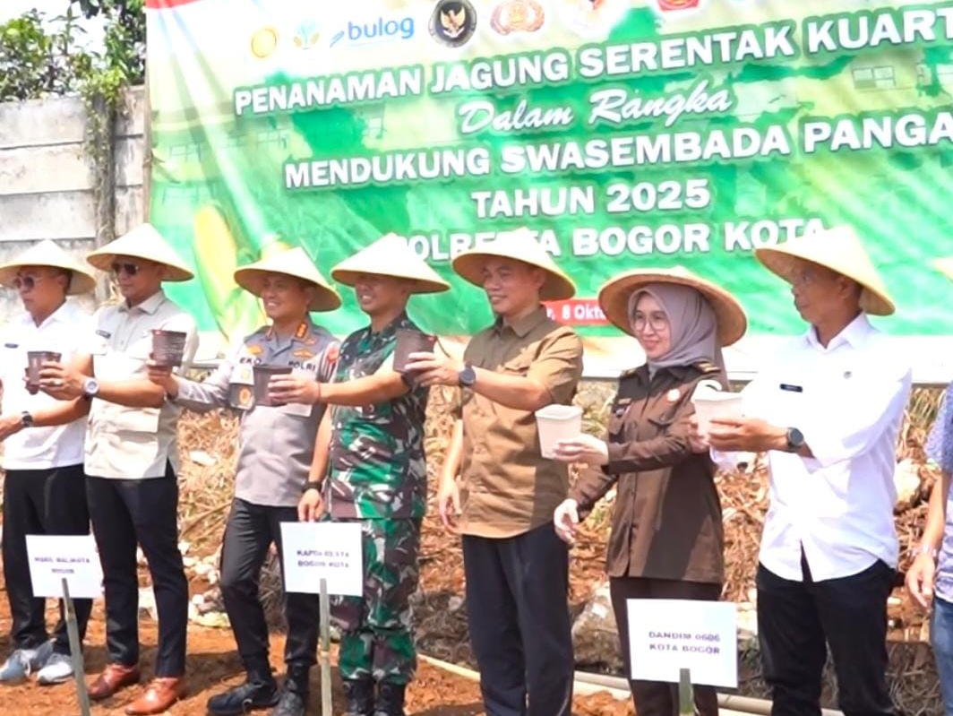 Kegiatan Penanaman Jagung Serentak Kuartal IV Tahun 2025 yang digelar di Kelurahan Sukaresmi.