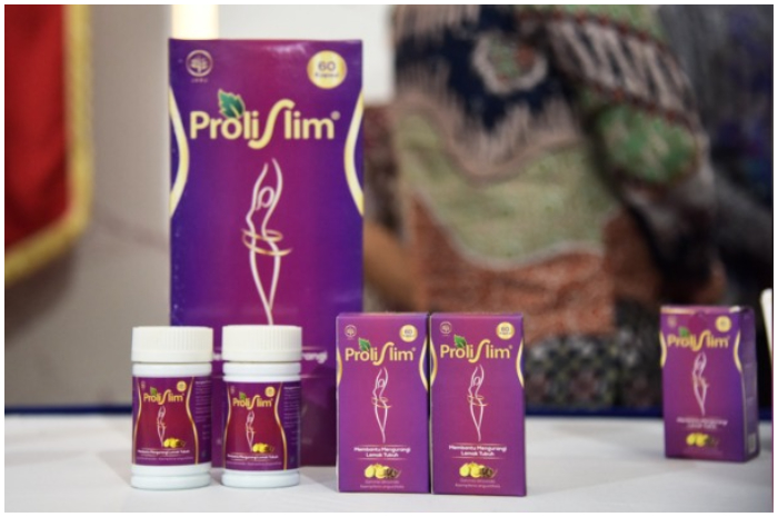 Produk herbal pelangsing Prolislim hasil riset peneliti IPB University, Prof Dyah Iswantini dan tim dari Pusat Studi Biofarmaka Tropika (Trop BRC).