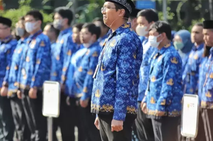 Para ASN PPPK sedang mengikuti upacara.