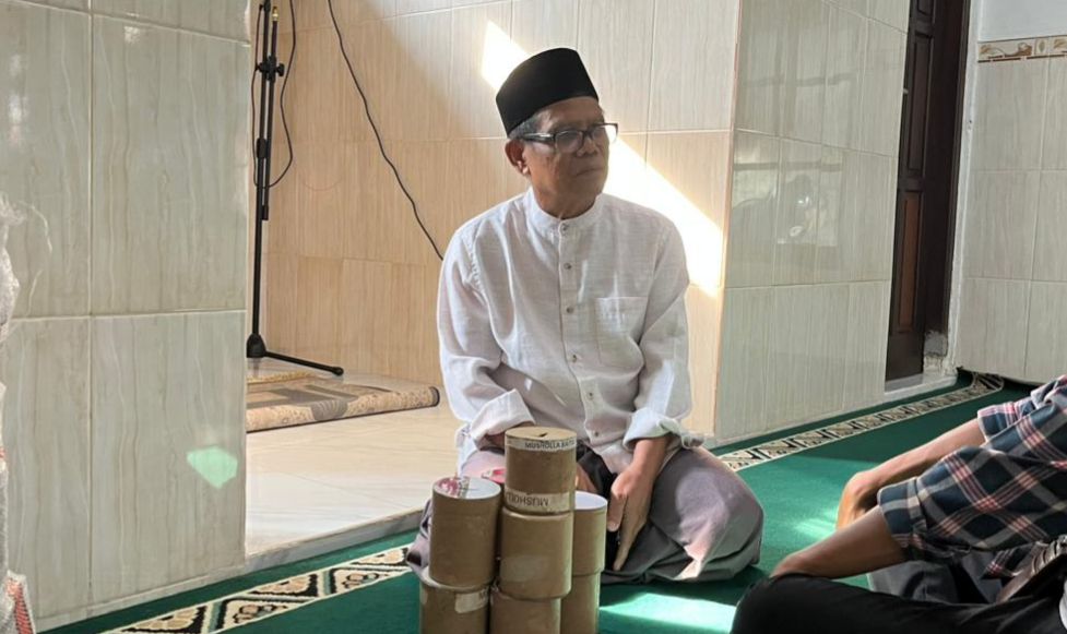 Pengurus DKM Musala Darul Muttaqin, saat menjelaskan program celengan musala Rp 1.000 jauh sebelum adanya ide dari Gubernur Jawa Barat, Dedi Mulyadi.
