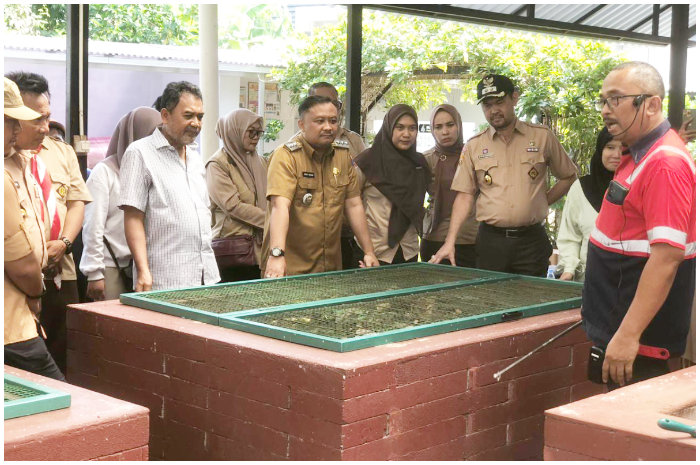 Aparatur pemerintah di Kecamatan Bogor Barat saat berkunjung ke SWAM.