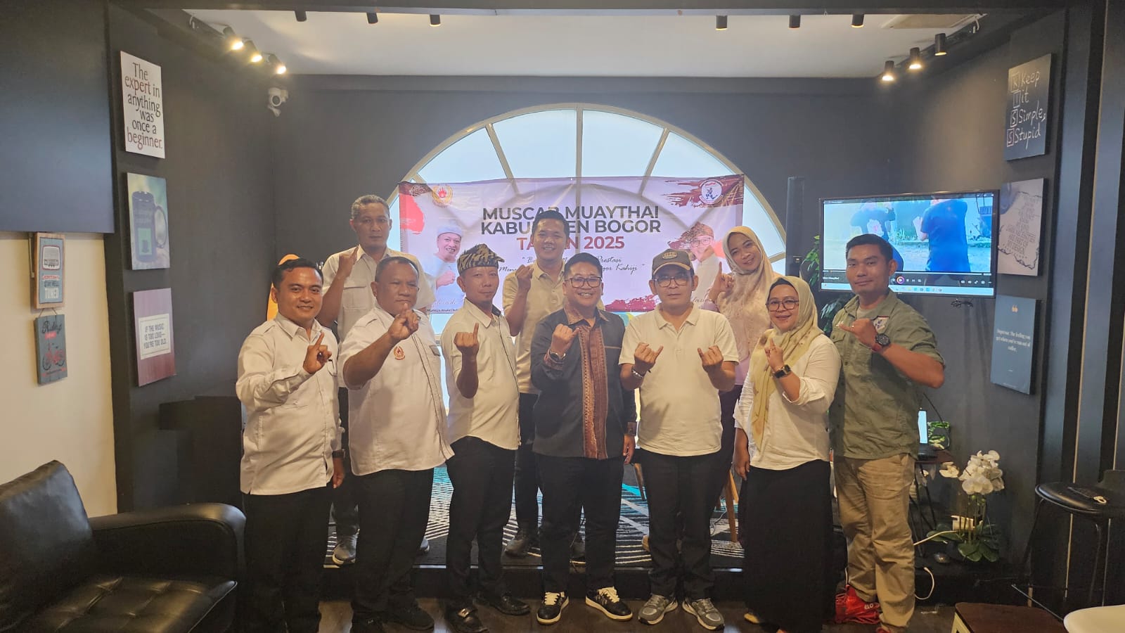 Haris Setiawan saat kembali terpilih menjadi Pengcab Muaythai Kabupaten Bogor.
