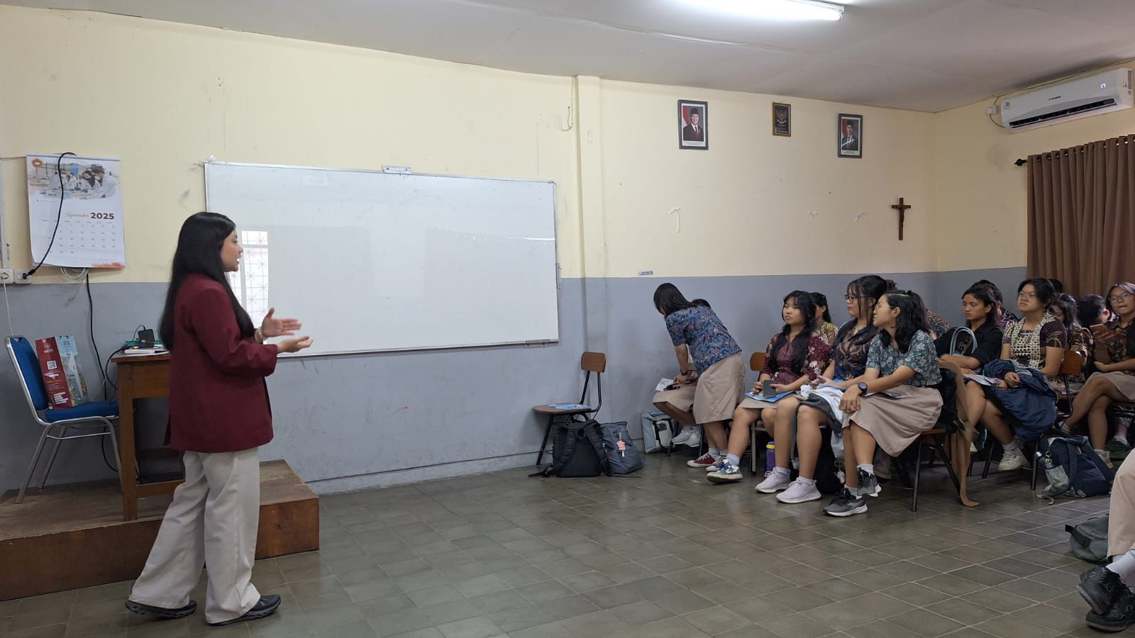Perwakilan kampus saat presentasi di hari pertama Edufair SMA&nbsp;Mardi&nbsp;Yuana.