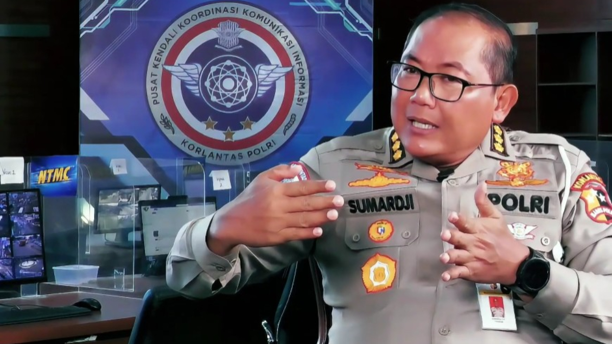 Kasubdit BPKB Direktorat Registrasi dan Identifikasi (Ditregident) Korlantas Polri, Kombes Pol Sumardji menjelaskan cek fisik digital kendaraan.
