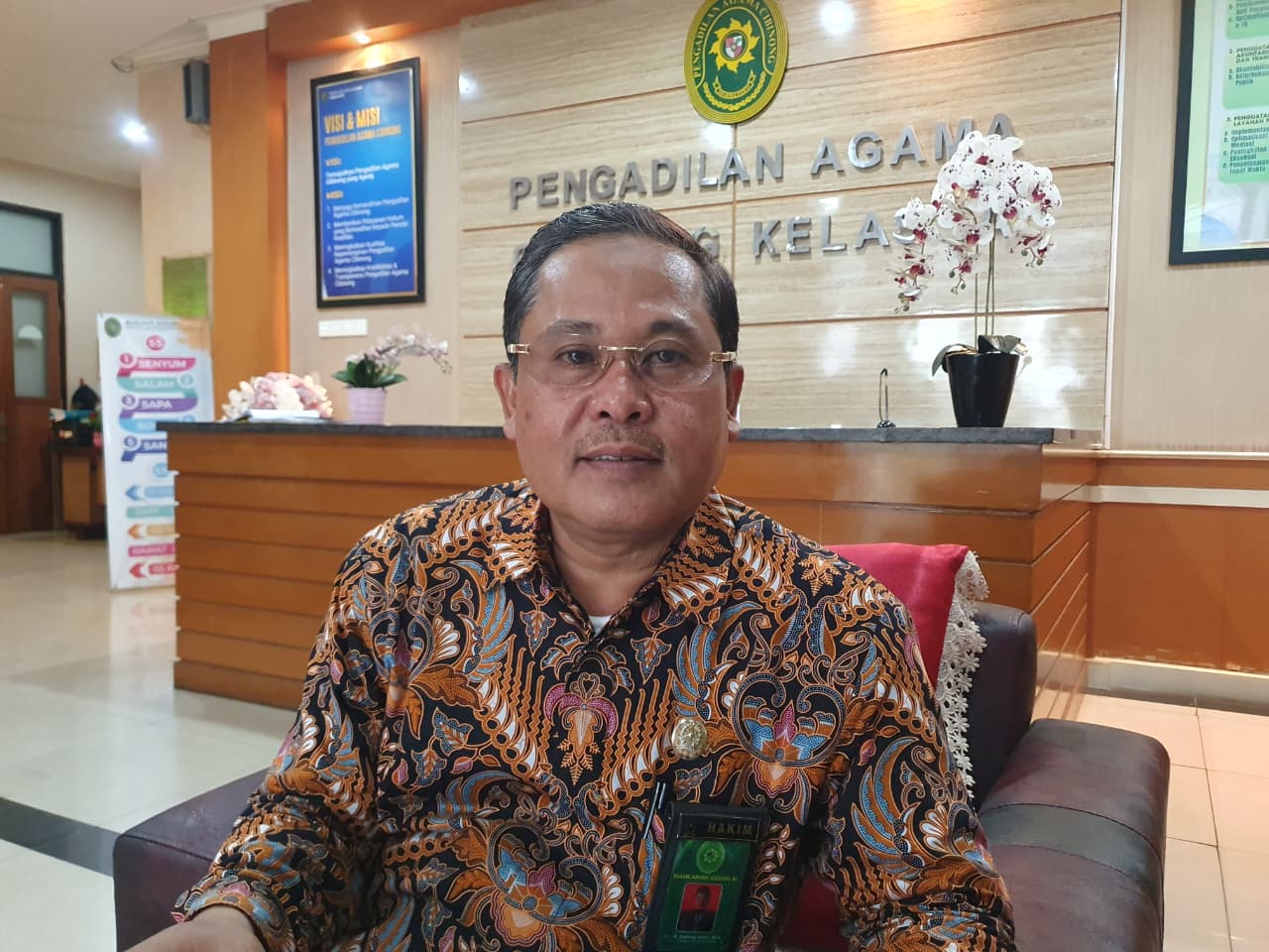 Humas Pengadilan Agama Kelas IA Kabupaten Bogor, Dadang Karim saat dimintai keterangan.