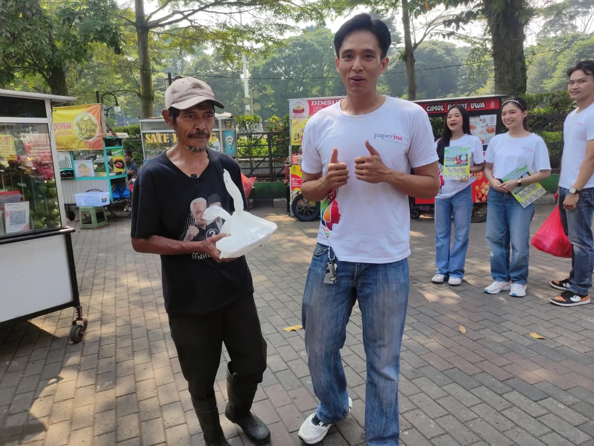 Pasangan finalis Mojang Jajaka (Moka) Kota Bogor 2025 menggelar aksi sosial berbagi kebaikan.