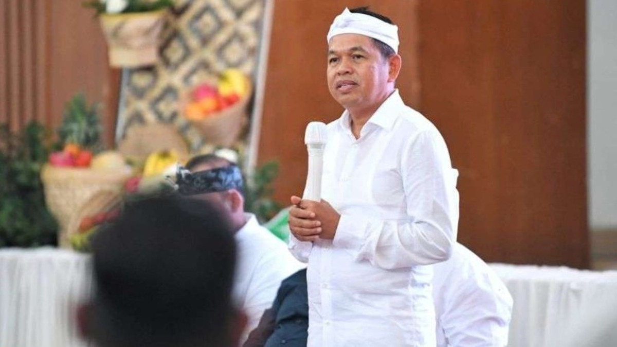 Gubernur Jawa Barat Dedi Mulyadi saat memberikan sambutan dalam sebuah acara.