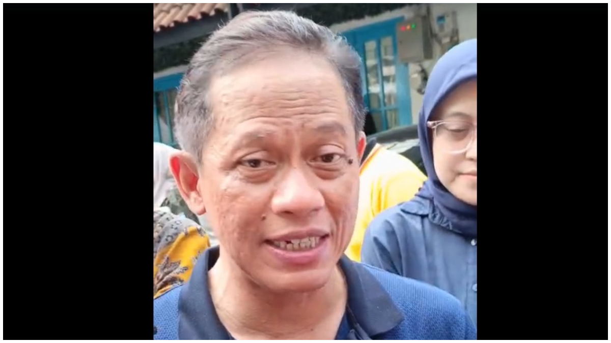 Menteri LH Hanif Faisol saat mengunjungi dapur SPPG di Gang Selot, Kota Bogor, Jumat 17 Oktober 2025.
