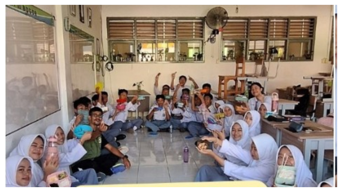 Sarapan sehat salah satu praktek dari program Panca Waluya di SMAN 10 Kota Bogor.