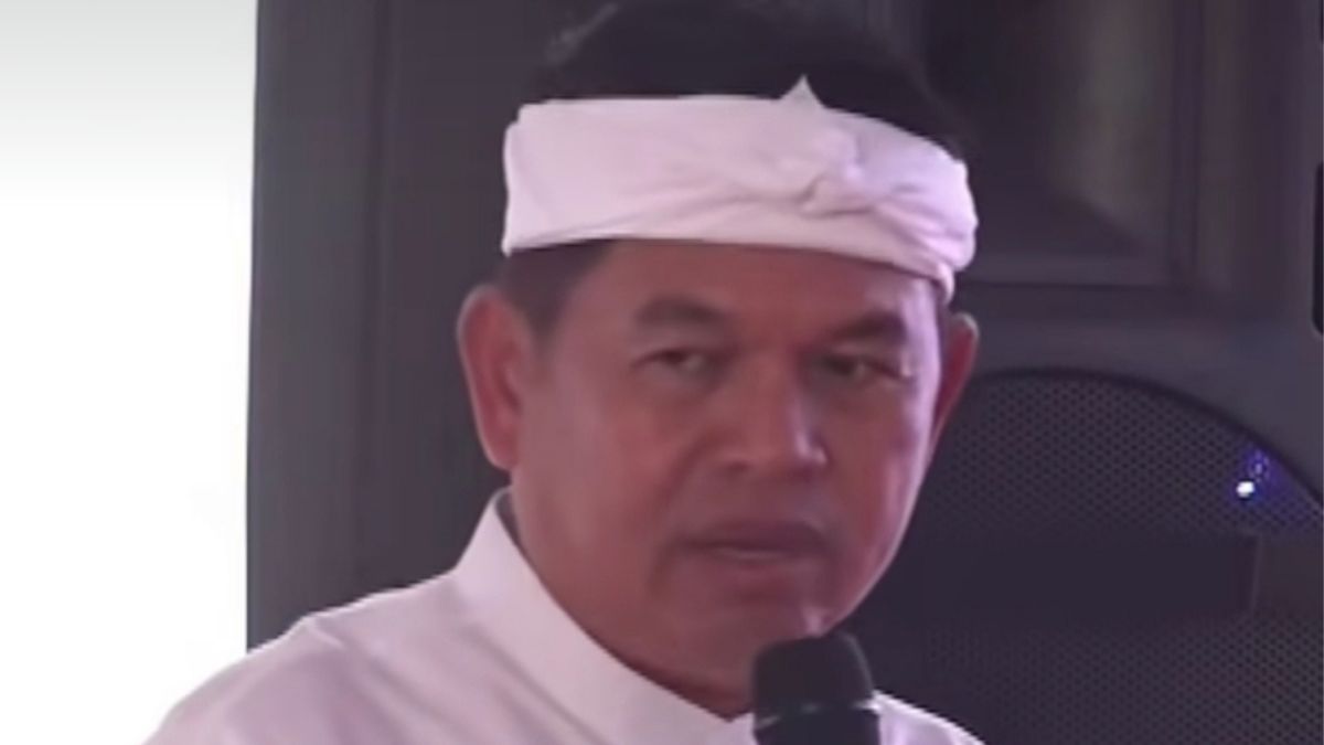 Gubernur Jawa Barat Dedi Mulyadi meminta warga Jabar tidak mudah tertipu dengan modus penipuan.