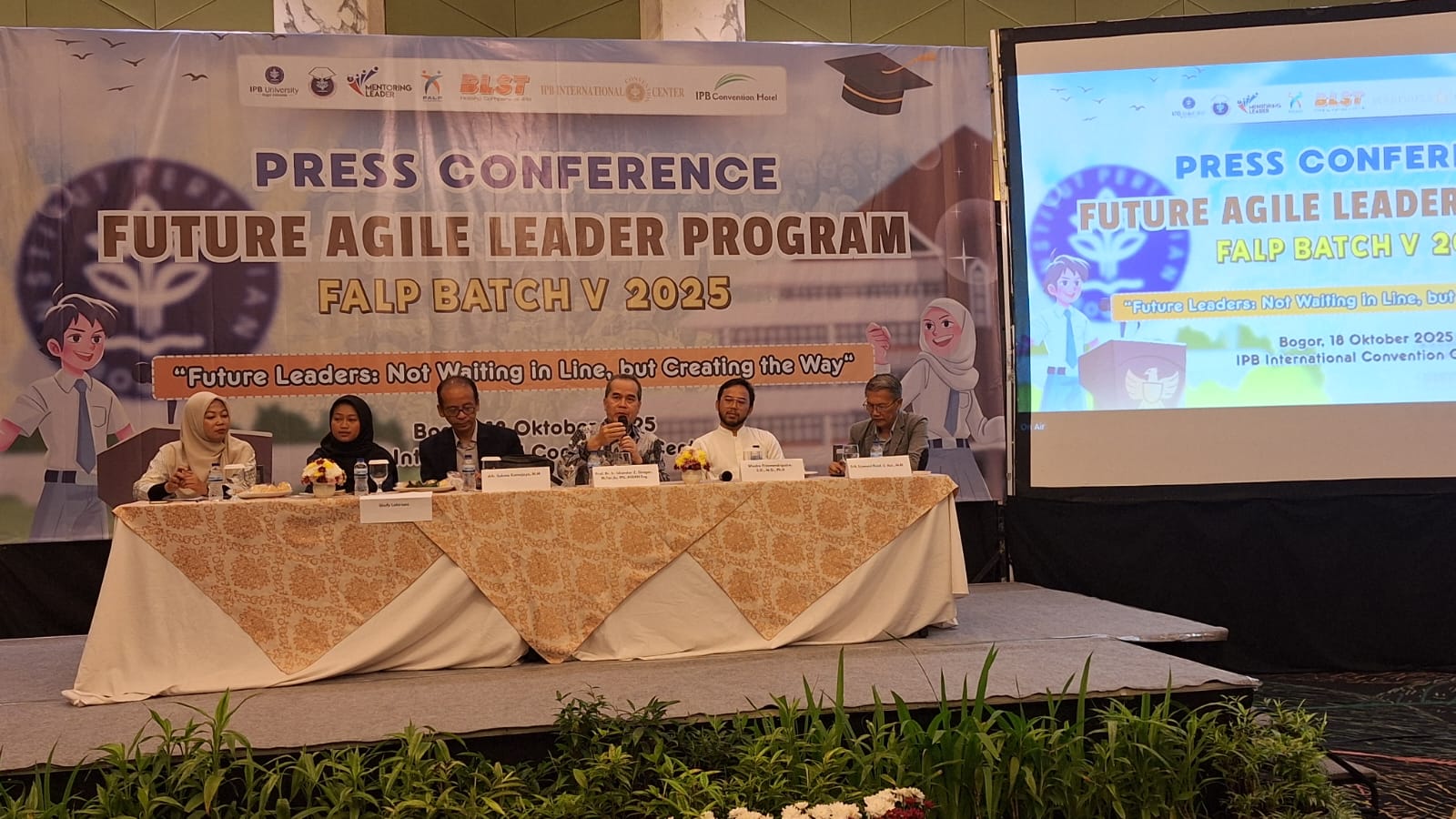 KICK OFF: IPB University bersama DPP HA saat memberikan pengarahan kepada calon peserta FALP Batch V di International IPB Convention Center (IICC), Mal Botani Square.
