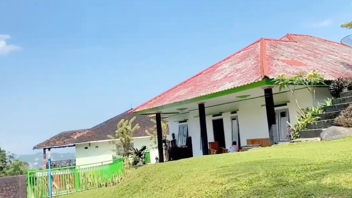 Villa Jaball di Batu Layang, Bogor