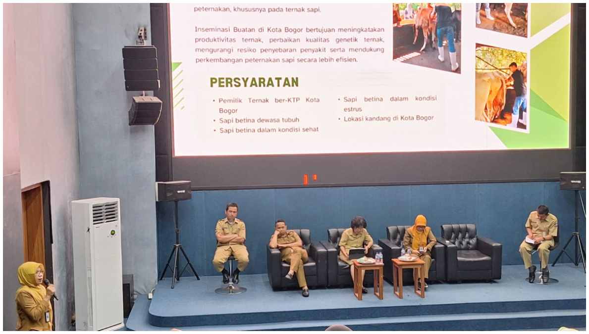 DKPP Kota Bogor saat menggelar Forum Konsultasi Publik (FGD) di Auditorium Bima Arya, pada Senin 20 Oktober 2025.