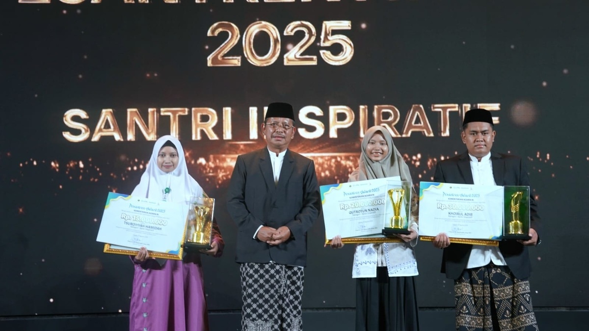 Para pemenang Pesantren Award 2025 yang diselenggarakan Kemenag.