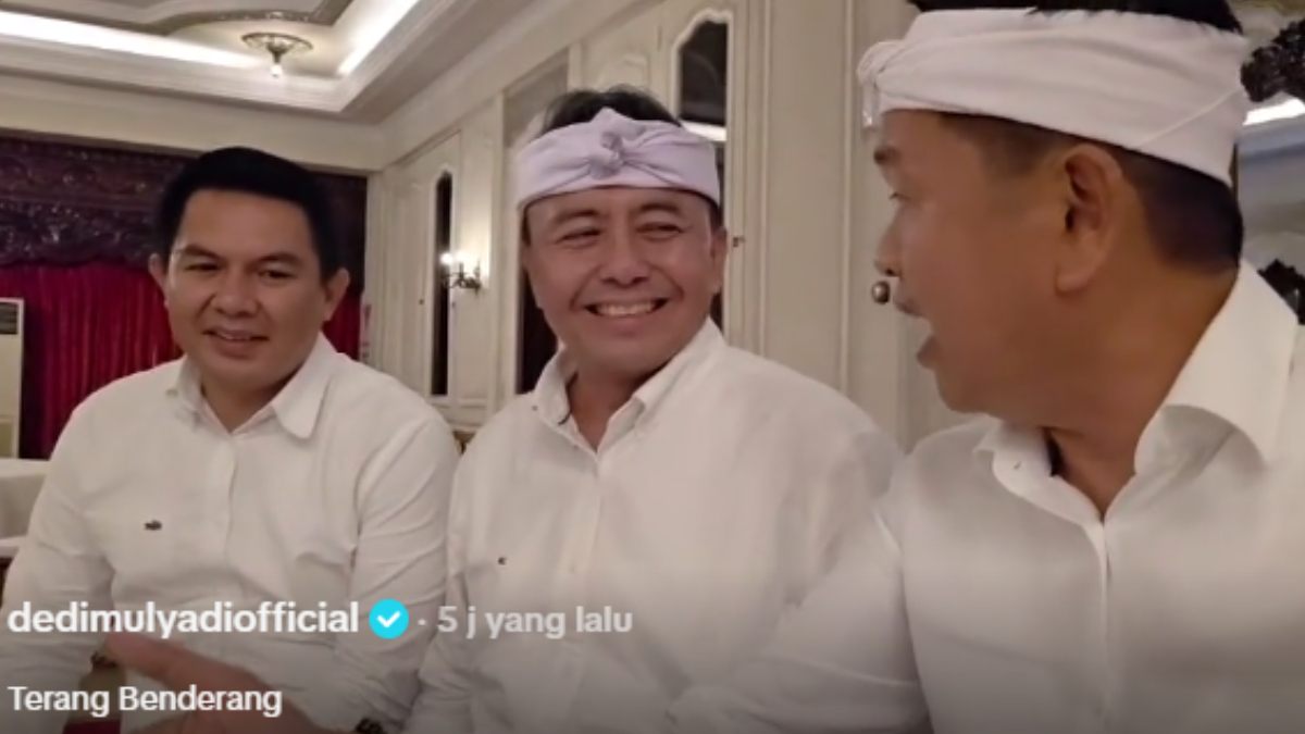 Gubernur Jawa Barat Dedi Mulyadi bersama dengan Sekda Jawa Barat dan perwakilan Bank Indonesia.
