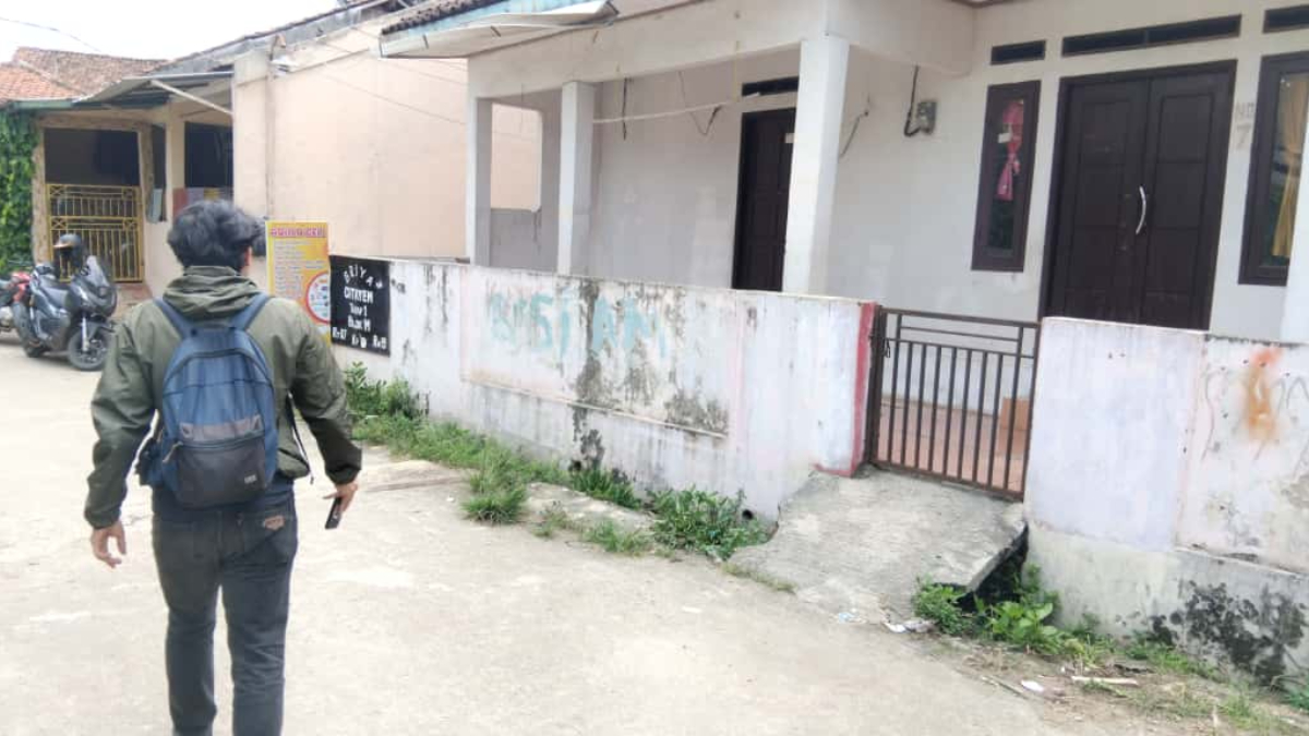 Pantauan Radar Bogor di rumah korban anak 6 tahun meninggal di Desa Rawa Panjang, Kecamatan Bojonggede, Kabupaten Bogor, Rabu 22 Oktober 2025.