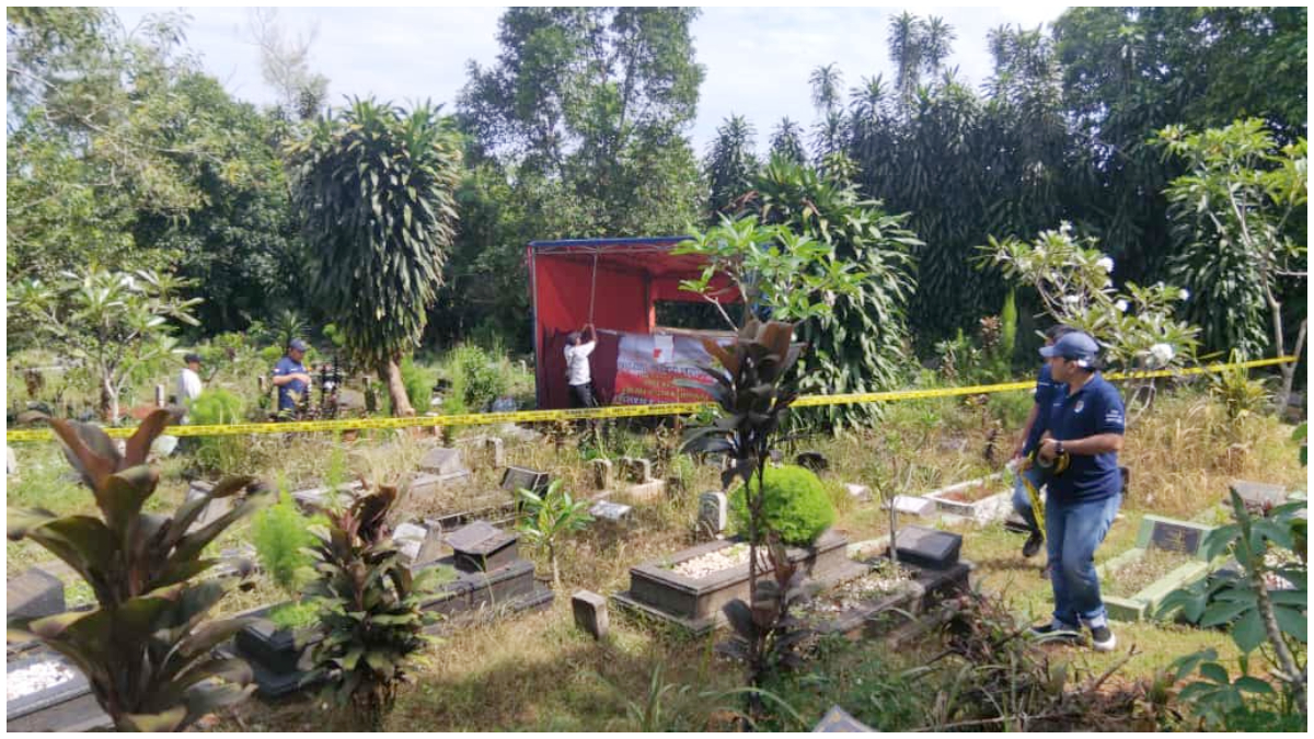 Lokasi pemakaman korban sekaligus yang menjadi tempat ekshumasi di TPU Kalang Anyar, Desa Rawa Panjang. Kecamatan Bojonggede, Kabupaten Bogor, Kamis 23 Oktober 2025.